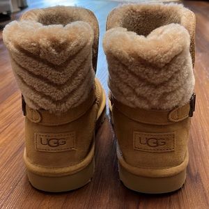 UGG Boots - Size 8 *NEVER WORN*